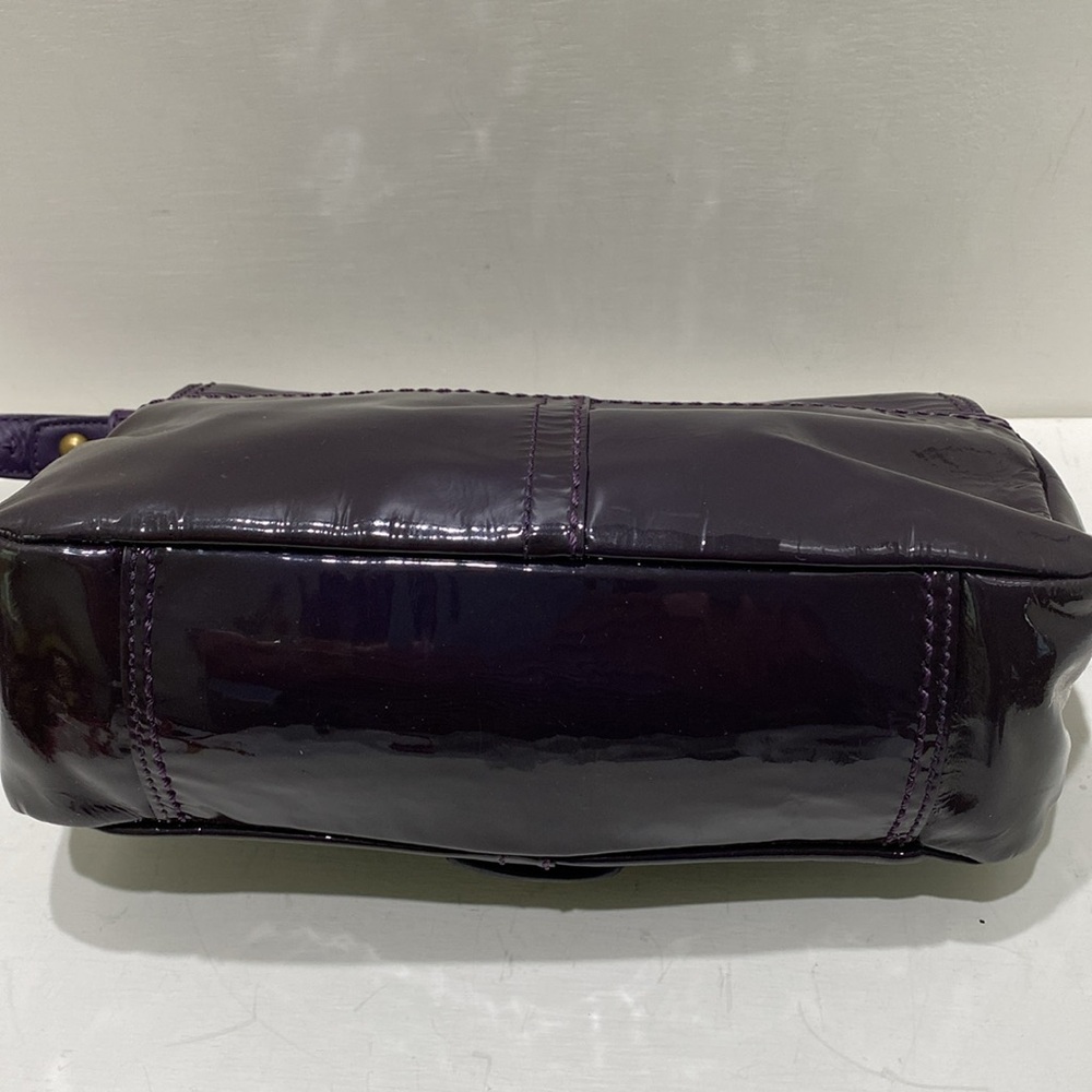 COACH (# Z17205) Purple Patent Leather Shoulder Bag - Picture 11 of 15